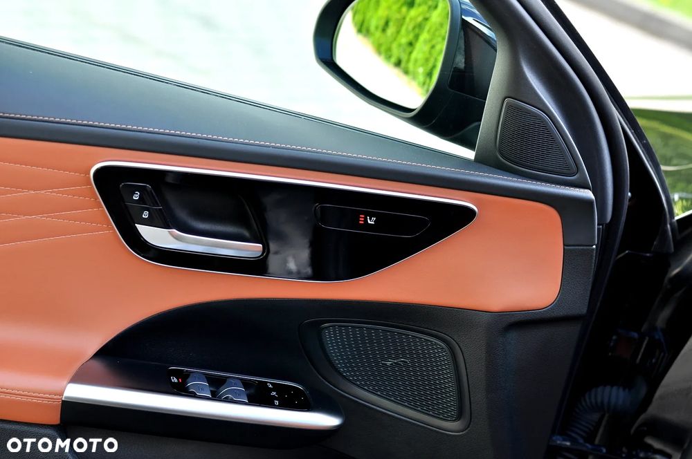 Mercedes-Benz Klasa C 300 4MATIC 9G-TRONIC - 18