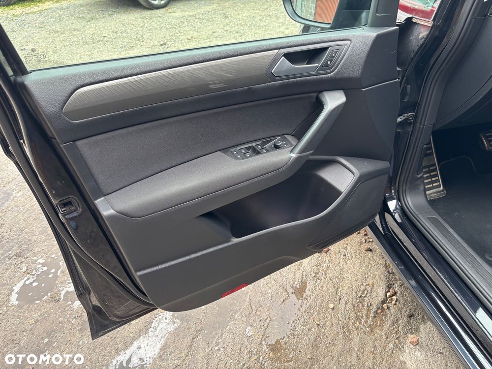 Volkswagen Touran 1.6 TDI SCR DSG Join - 30