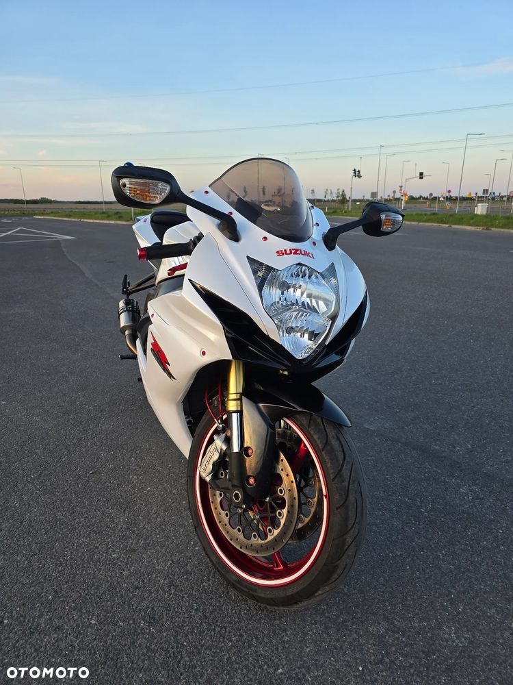 Suzuki GSX-R - 1