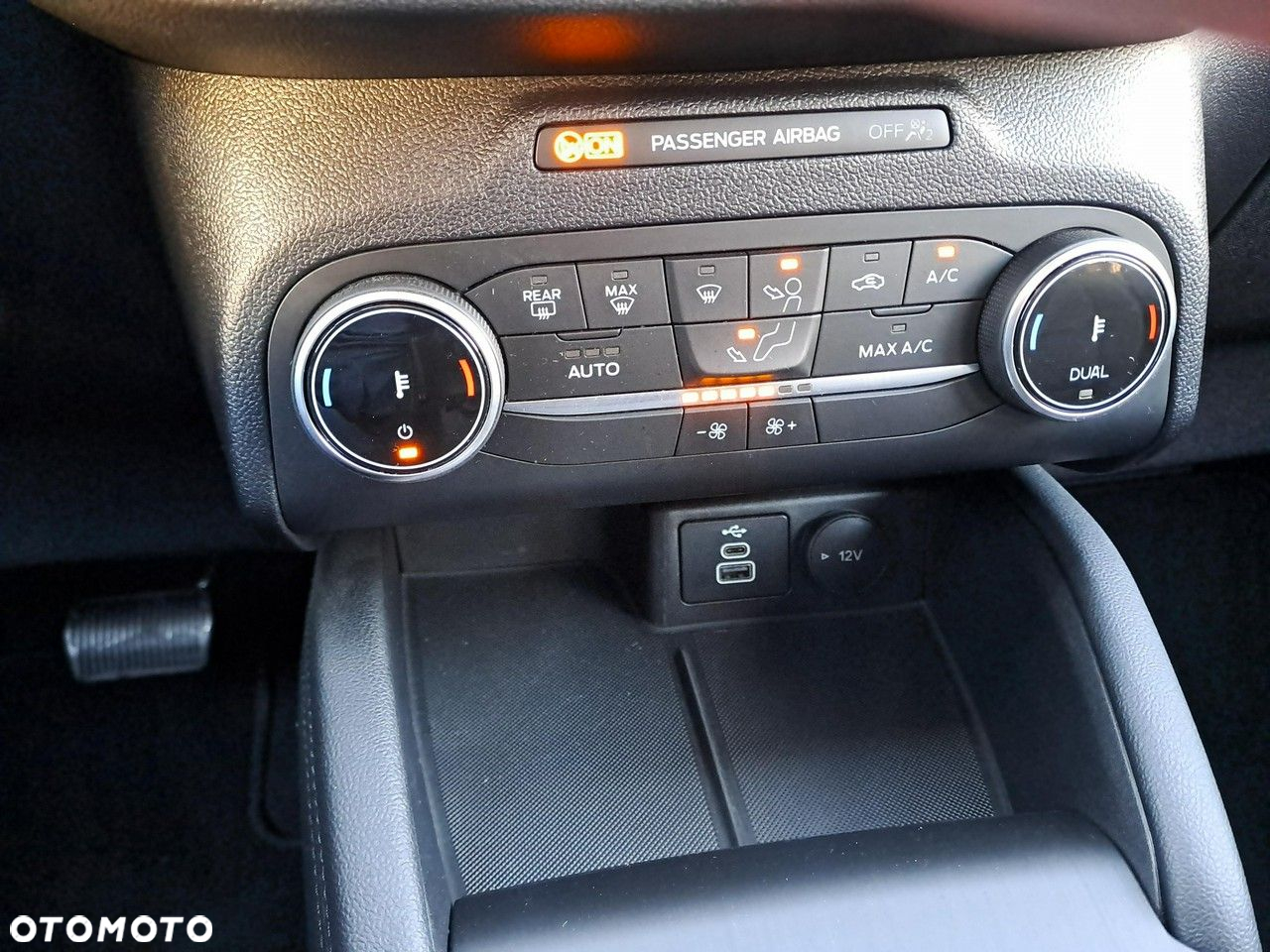 Ford Kuga - 25