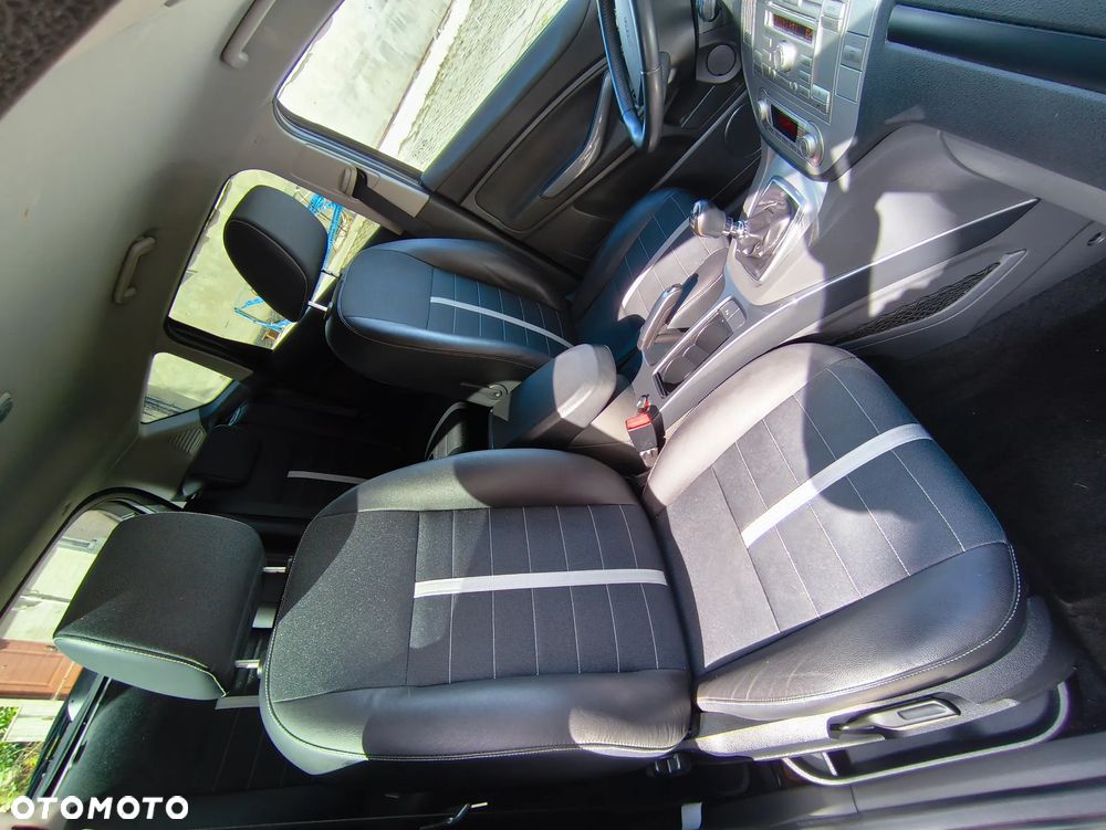 Ford Kuga 2.0 TDCi 4WD Titanium - 24