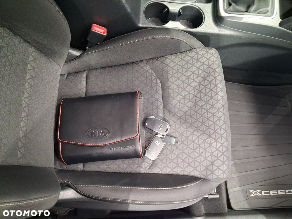 Kia XCeed - 24