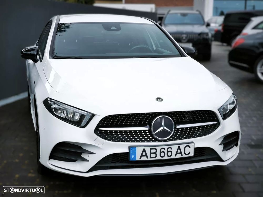 Mercedes-Benz A 250 Limousine e AMG Line - 13
