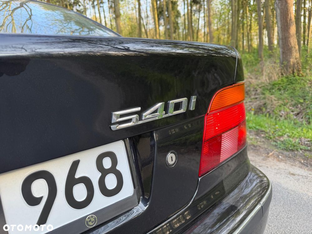 BMW Seria 5 540i - 23