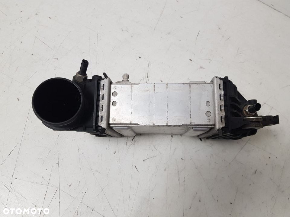 CHŁODNICA INTERCOOLER VW T6 T6.1  2.0 TDI CRAFTER II 04L145749M - 6