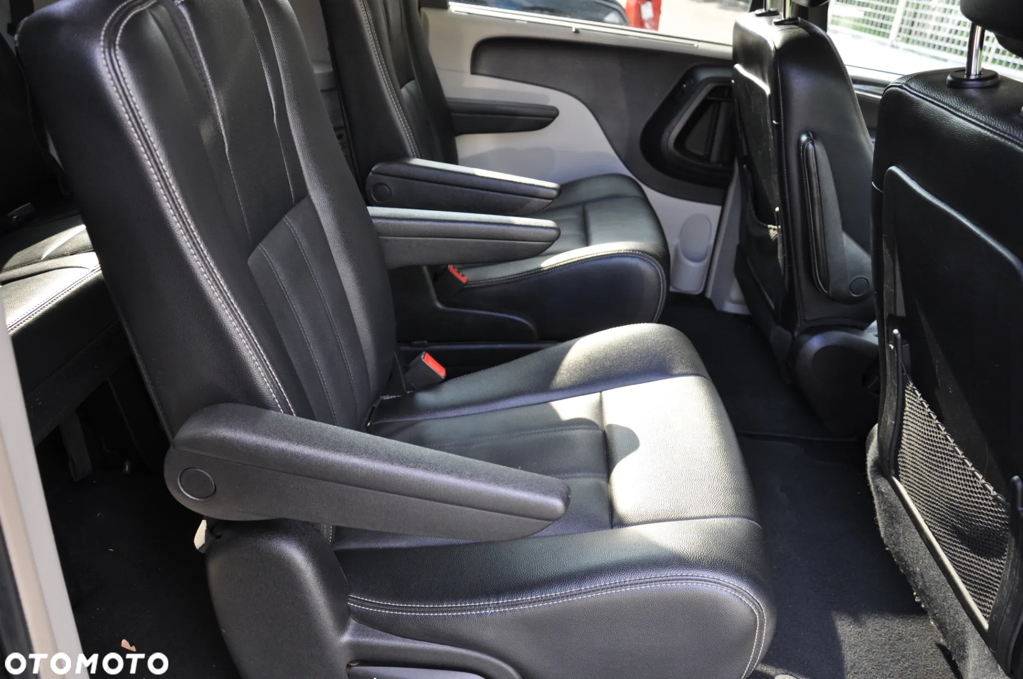 Chrysler Town & Country 3.6 Touring - 29