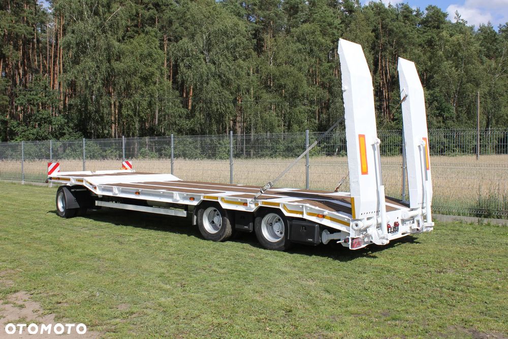Goldhofer Przyczepa niskopodwoziowa  najazdy hydrauliczne na poduszce odnowiona - 7