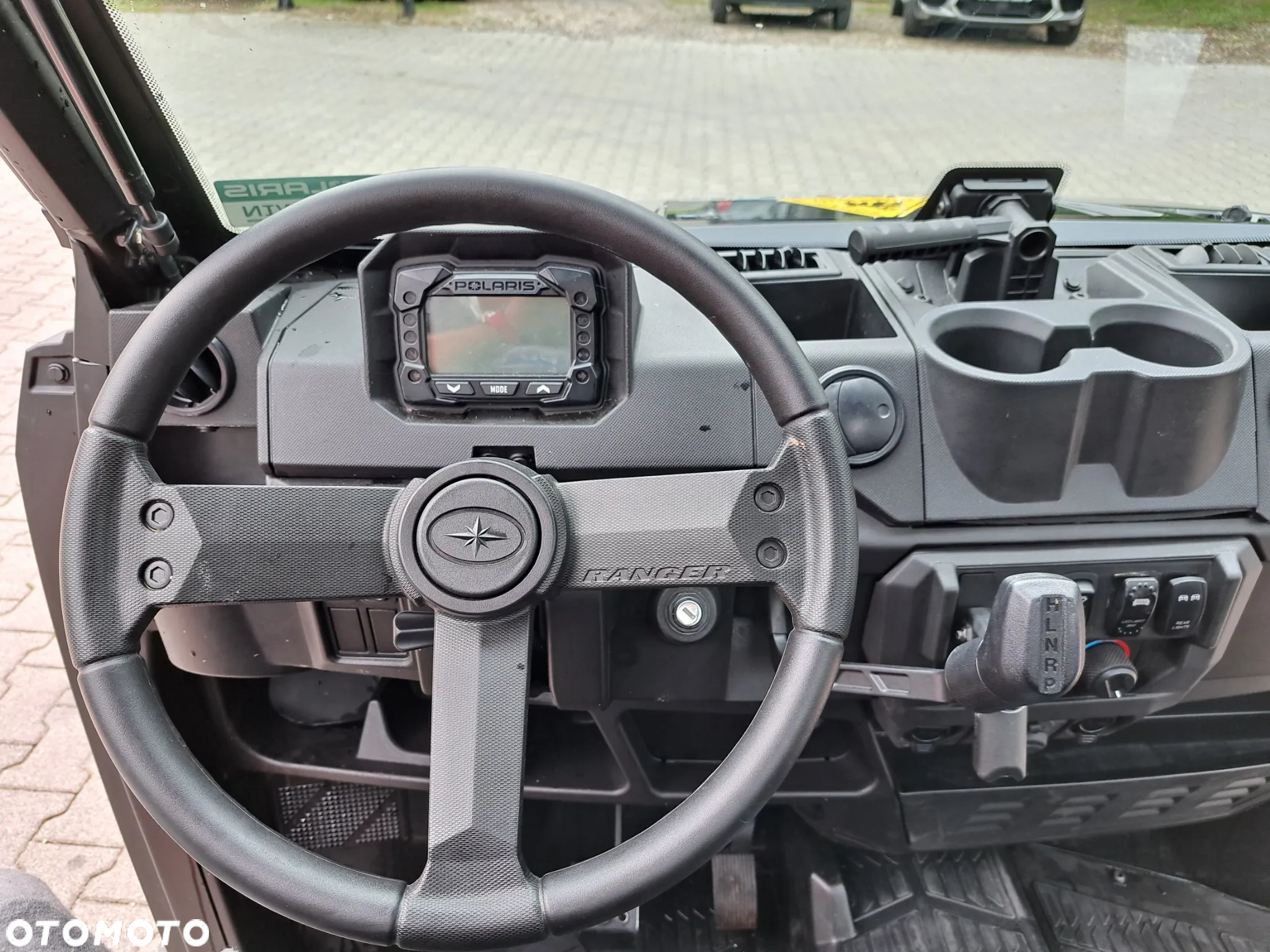 Polaris Ranger - 12