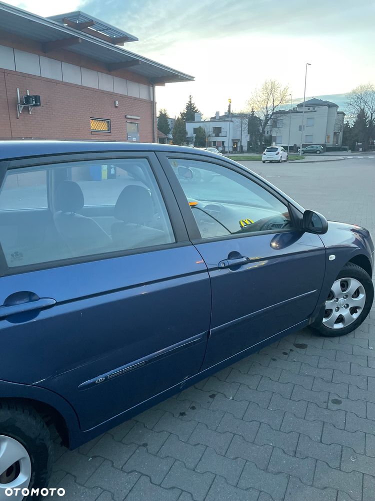 Kia Cerato 1.6 LX - 9