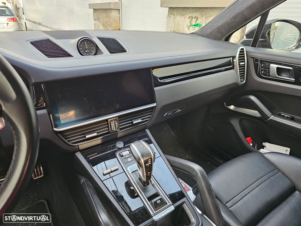 Porsche Cayenne Coupé Turbo S E-Hybrid - 4