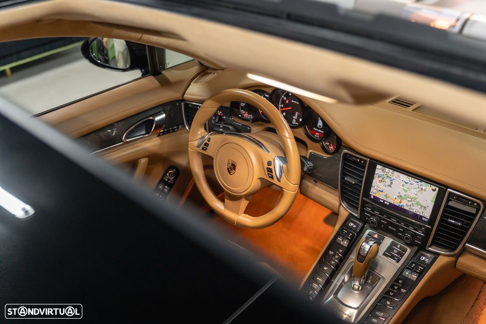 Porsche Panamera Turbo S PDK - 24