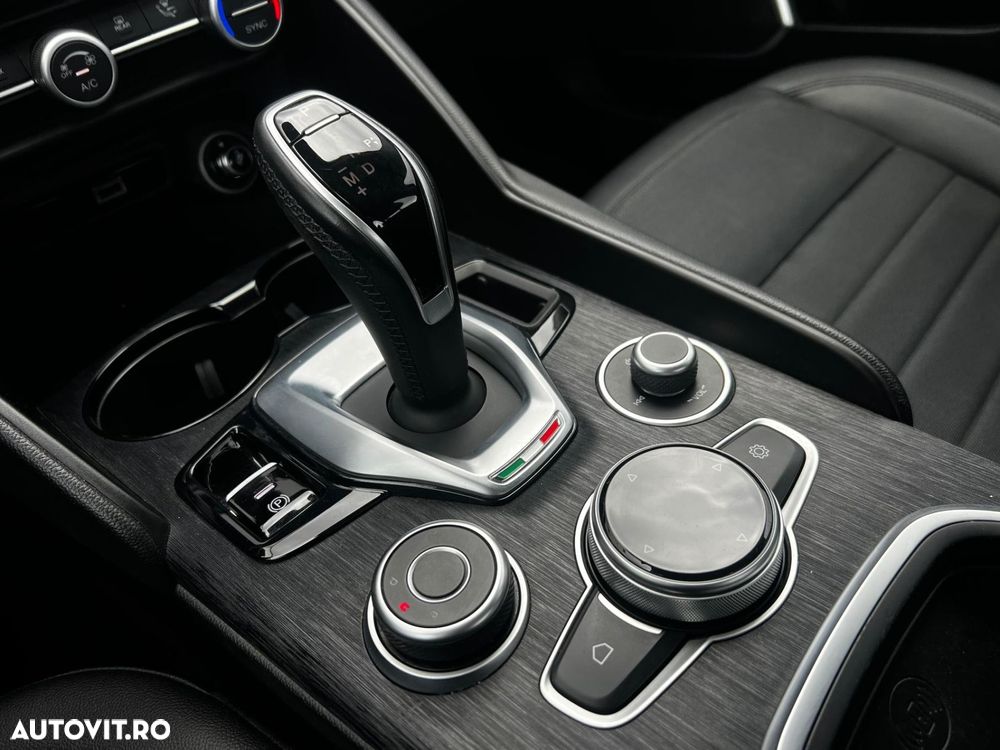 Alfa Romeo Giulia - 13