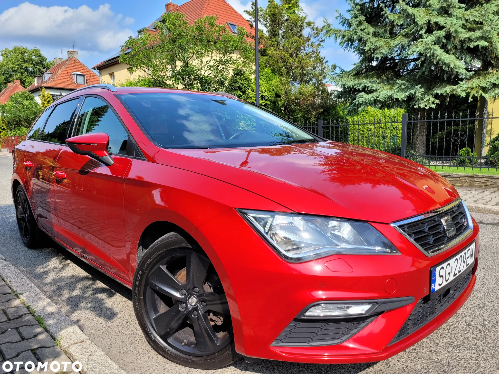 Seat Leon Sportstourer 2.0 TDI FR Plus - 4