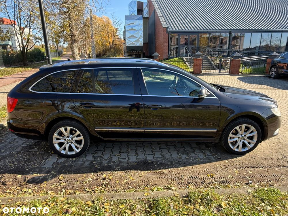 Skoda Superb 2.0 TDI 4x4 Platinum - 5