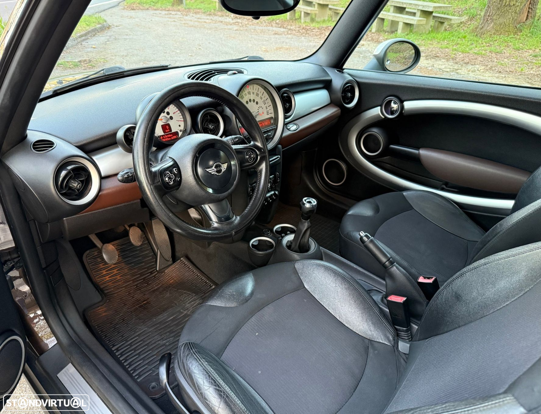 MINI Clubman Cooper D - 10