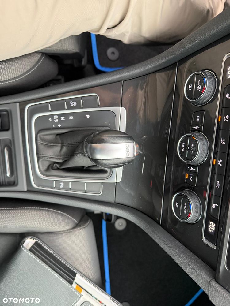 Volkswagen Golf 2.0 TDI SCR 4Motion DSG Highline - 28