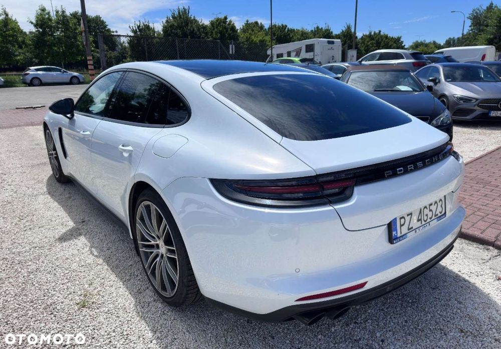 Porsche Panamera - 8