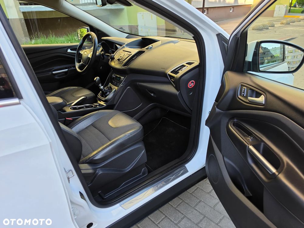 Ford Kuga 1.6 EcoBoost 2x4 Titanium - 10