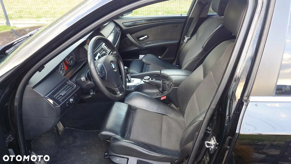 BMW Seria 5 525d - 11