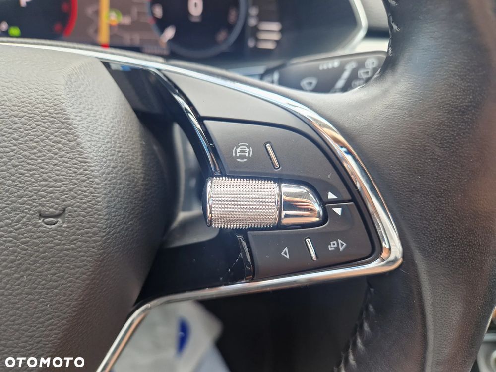 Skoda Superb 2.0 TDI SCR Active DSG - 19