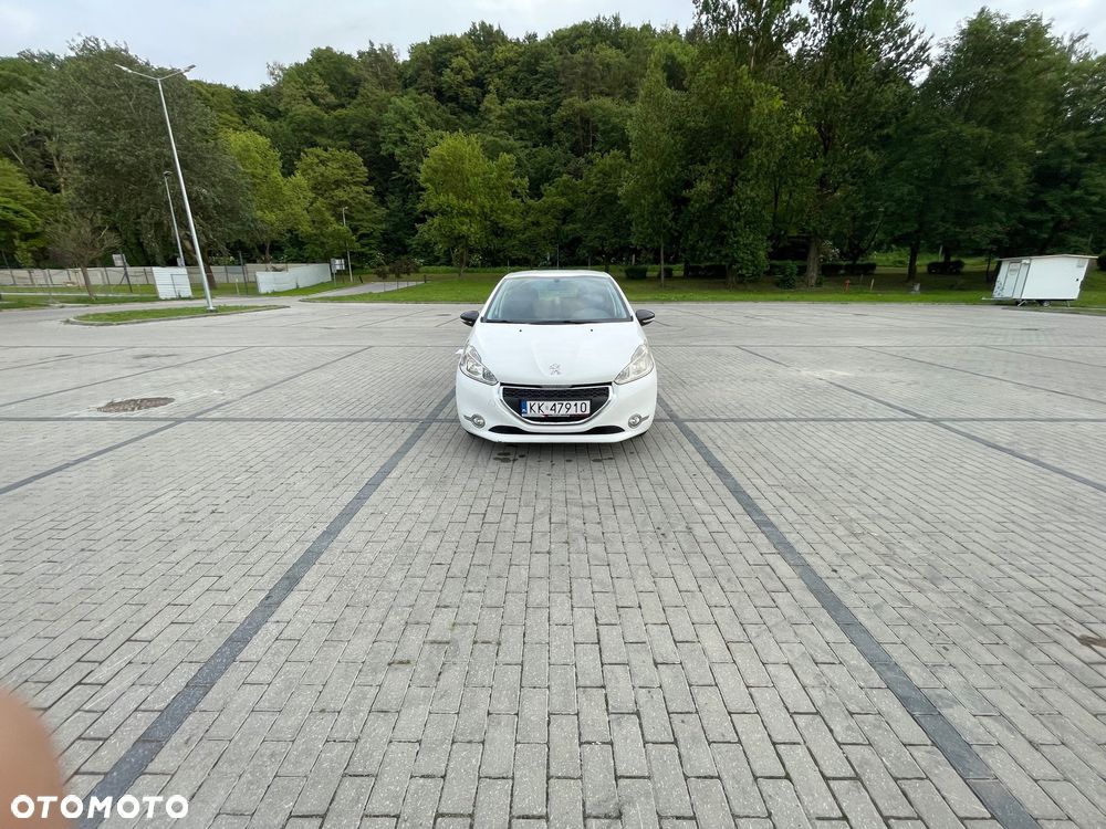 Peugeot 208 - 4