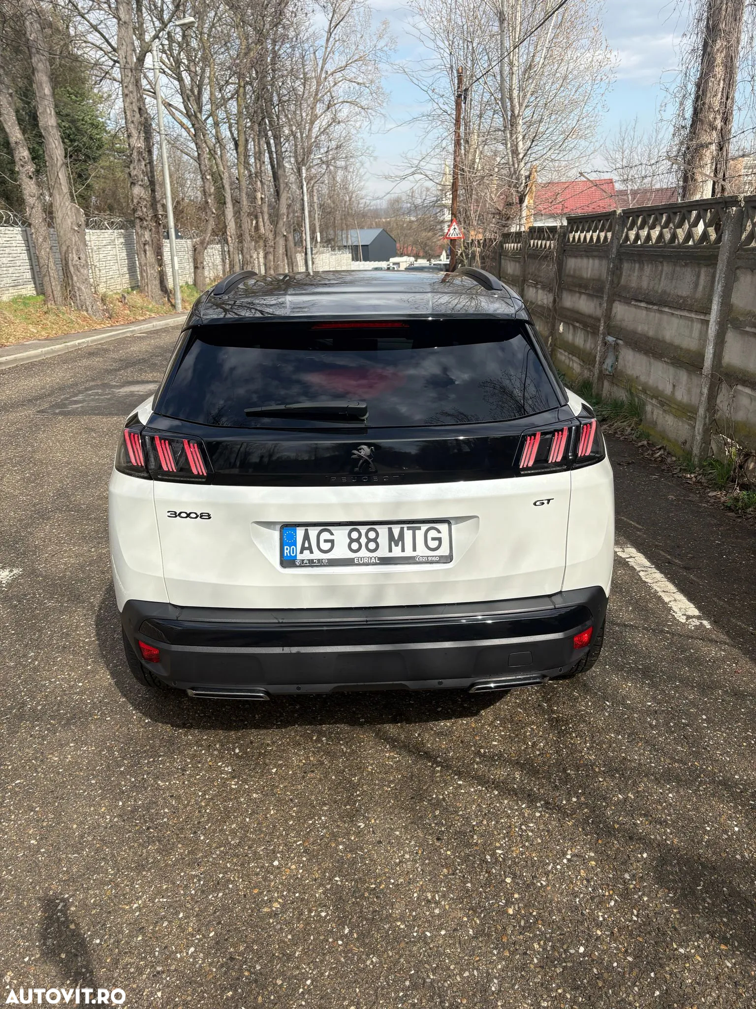 Peugeot 3008 1.2 PureTech 130 EAT8 GT - 3