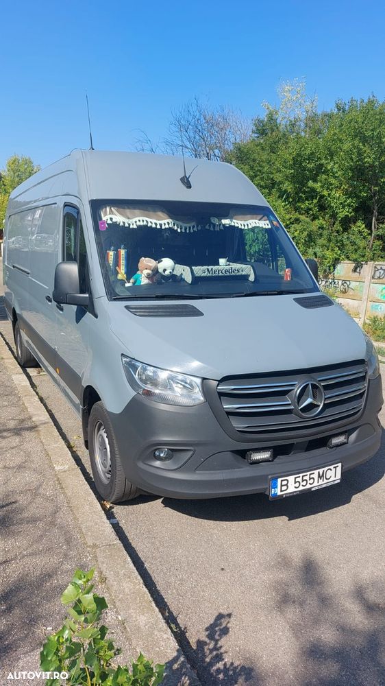 Mercedes-Benz Sprinter - 2
