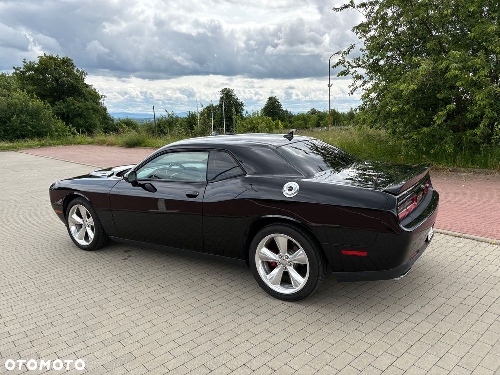 Dodge Challenger - 9