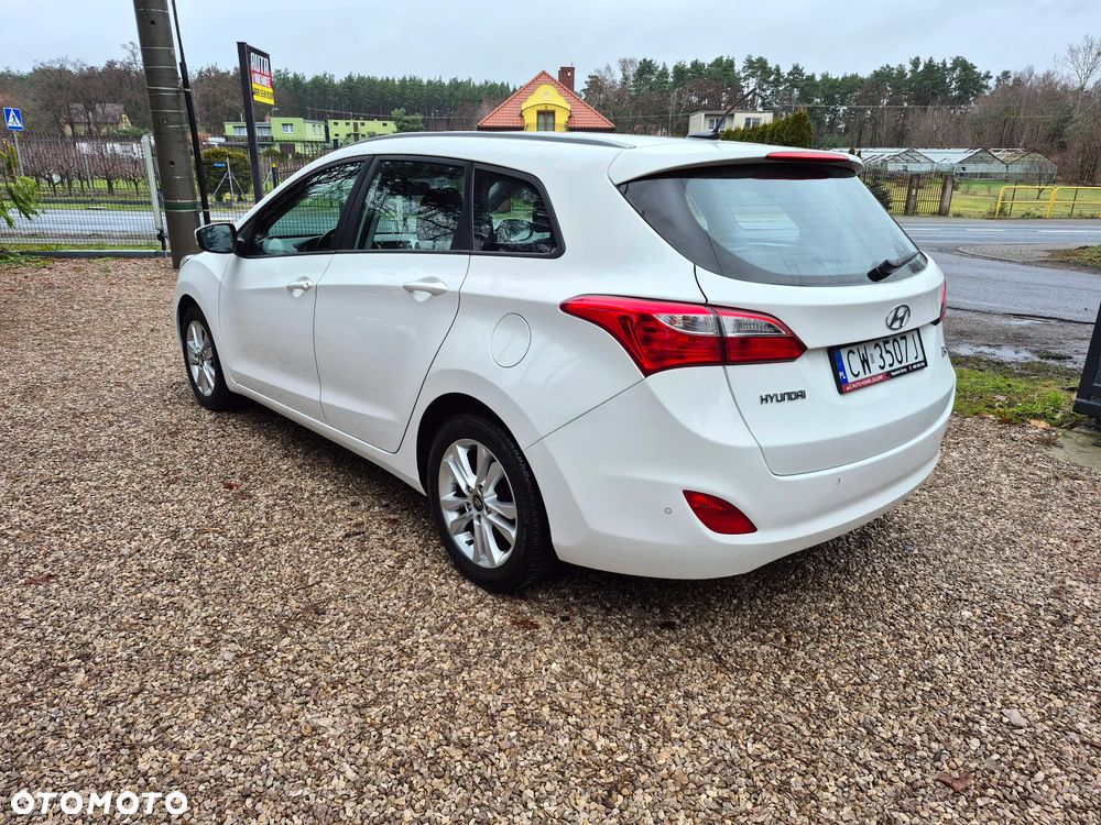 Hyundai i30 i30cw 1.4 Fifa World Cup Edition - 5