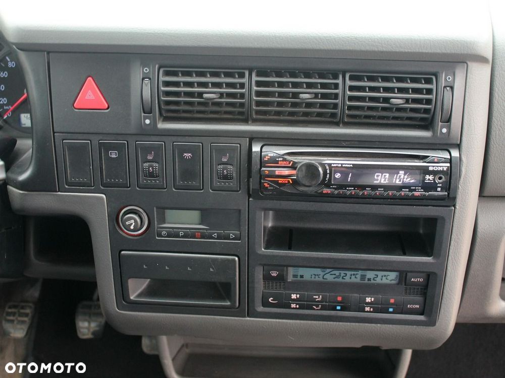 Volkswagen Multivan - 22
