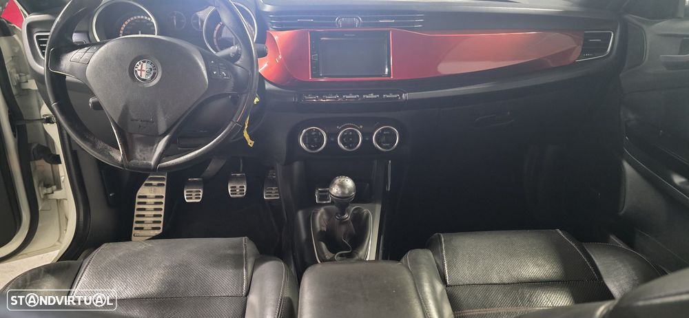 Alfa Romeo Giulietta 1.6 JTDm Exclusive - 15