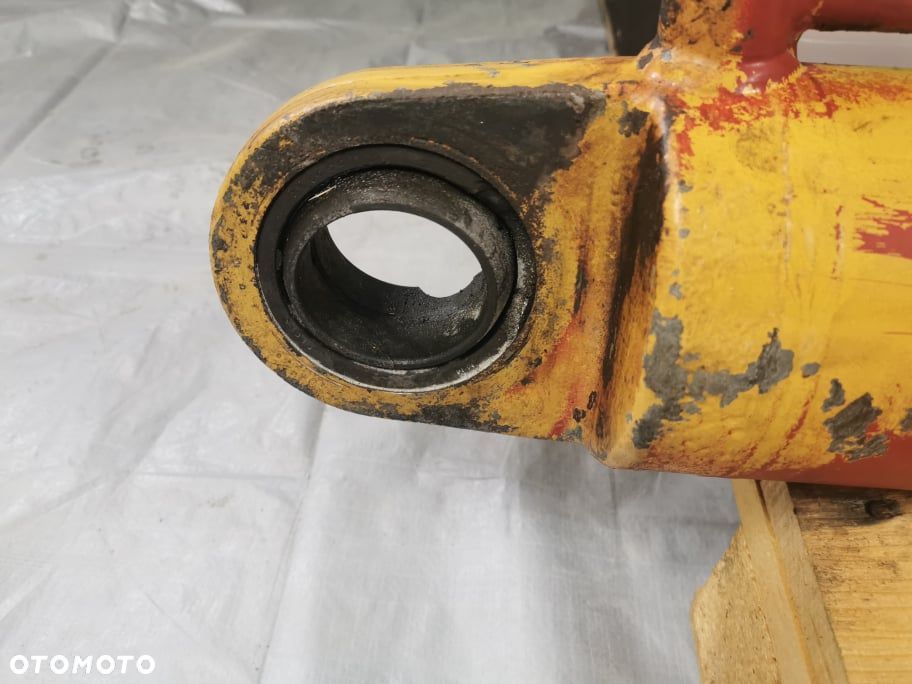 CAT TH....1999r.{Cylinder hydrauliczny teleskopa} - 7