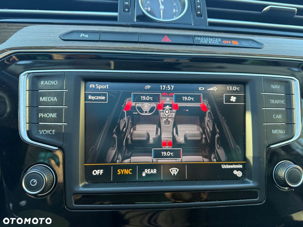 Volkswagen Passat - 20