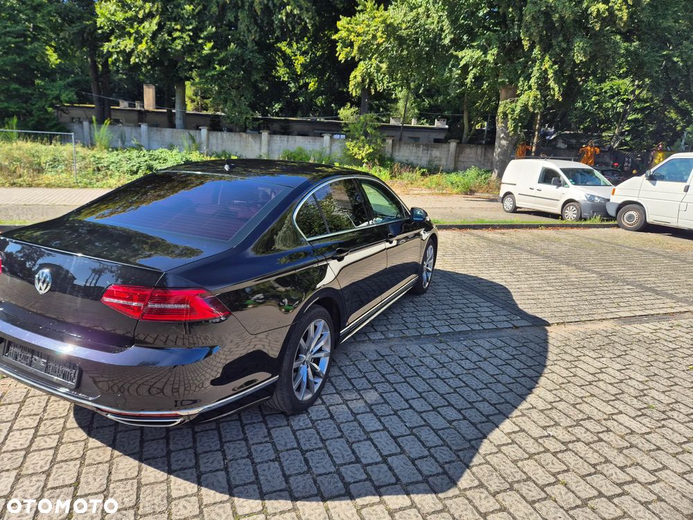 Volkswagen Passat - 11