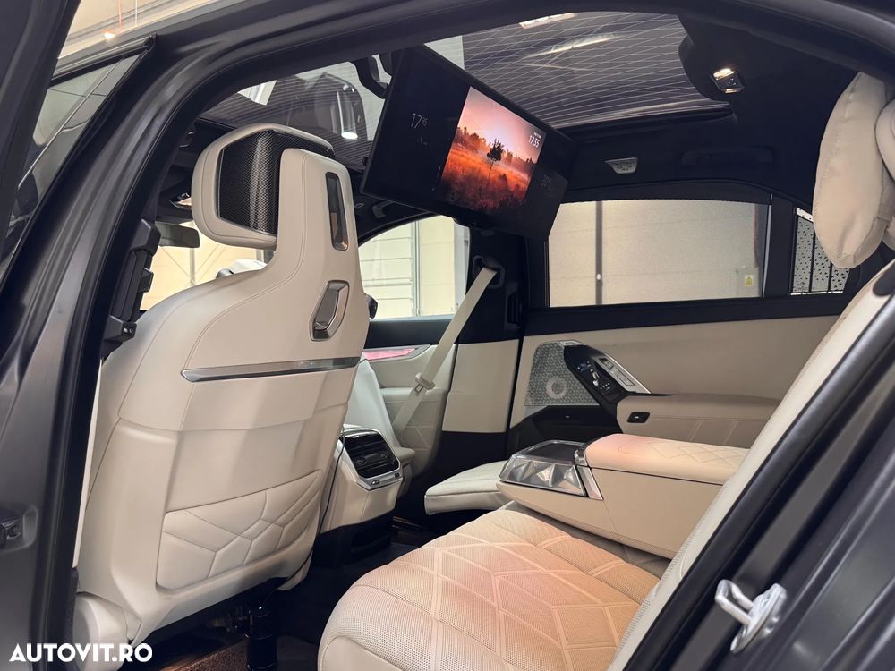 BMW M7 M760e xDrive AT PHEV - 31