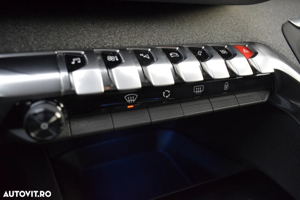 Peugeot 3008 PureTech 130 Stop & Start GPF EAT8 Allure - 27