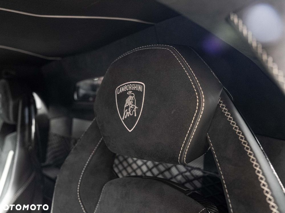 Lamborghini Aventador - 13