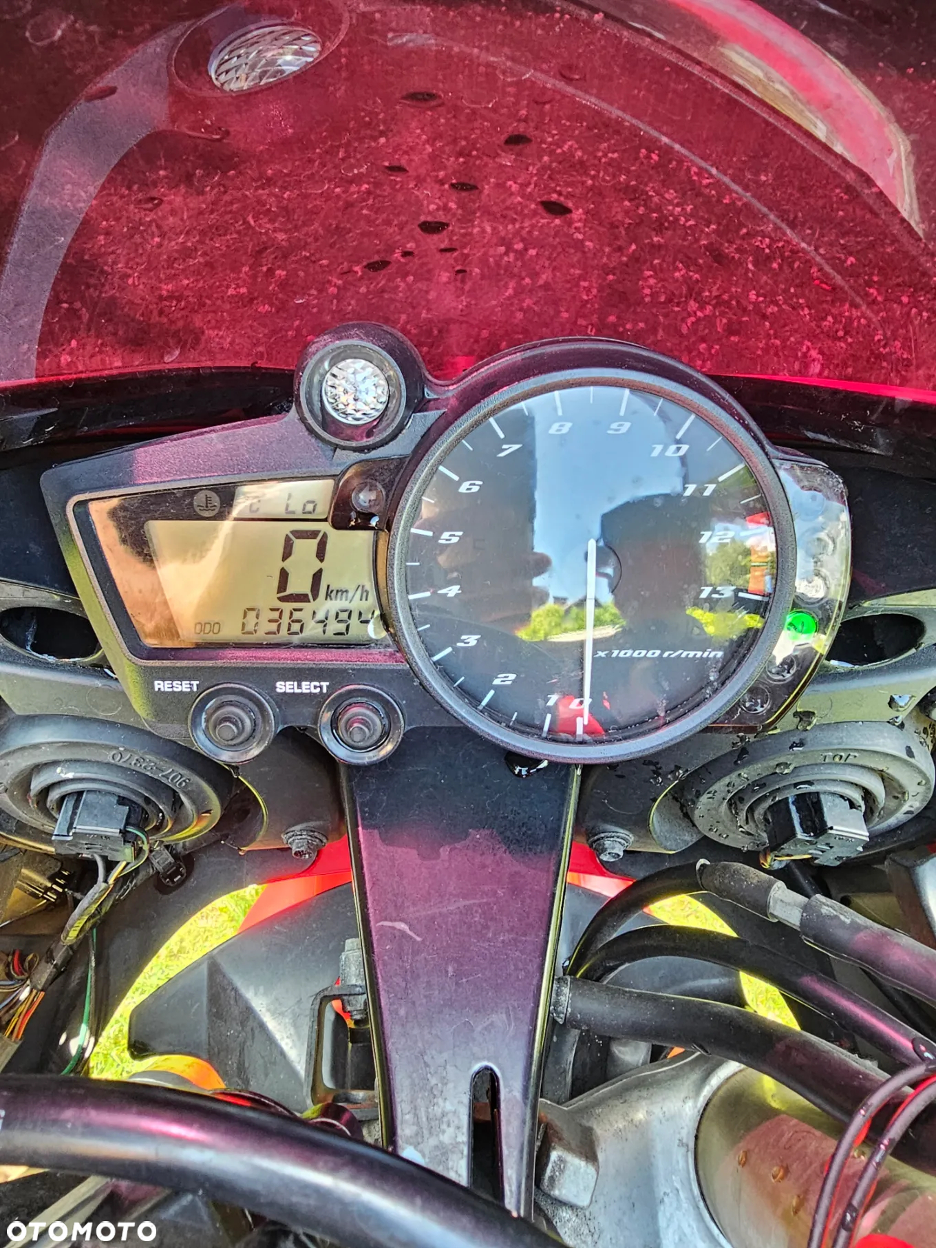 Yamaha R1 - 8