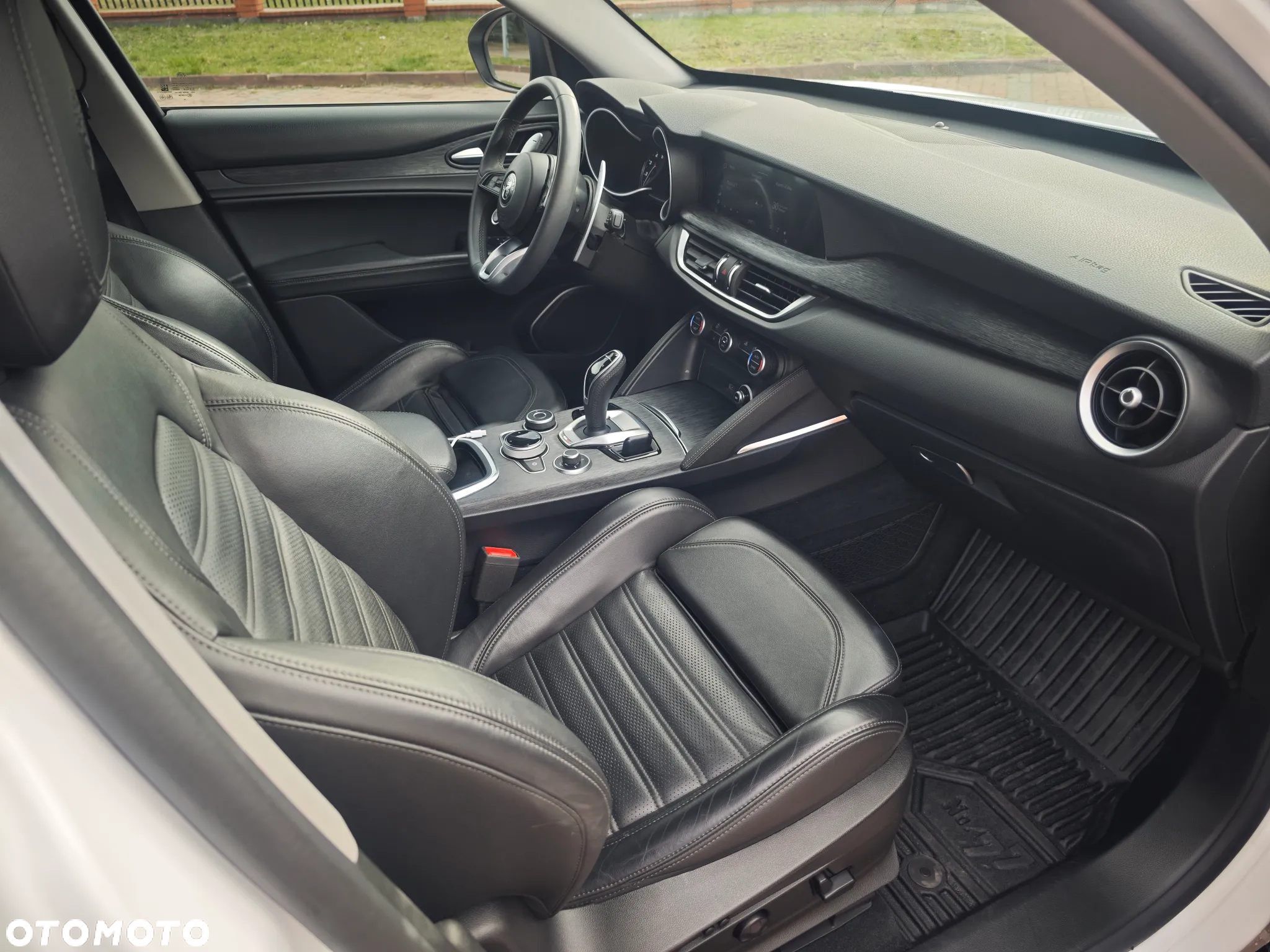Alfa Romeo Stelvio 2.0 Turbo 16V AT8-Q4 Veloce - 10