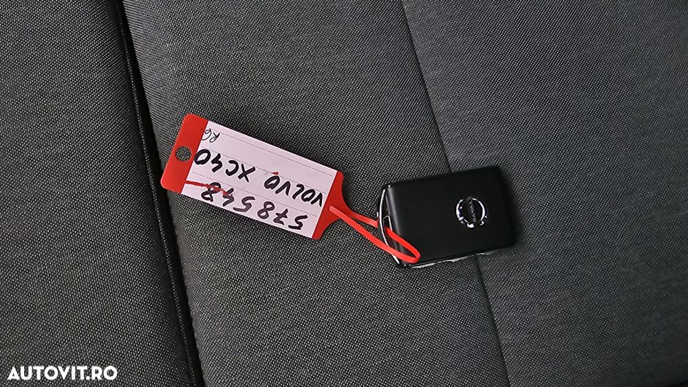 Volvo XC 40 T3 AT8 Momentum Pro - 21