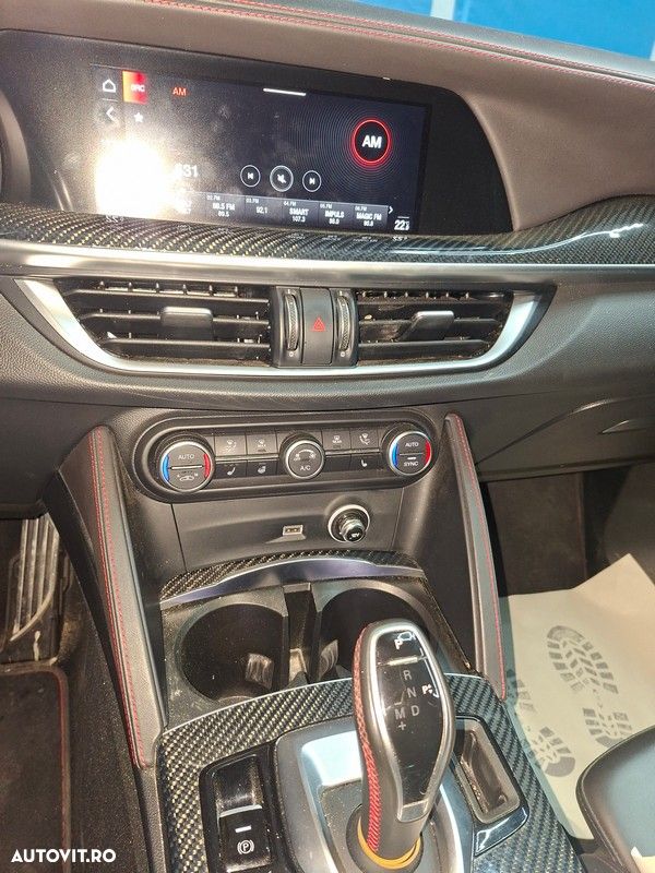 Alfa Romeo Stelvio 2.9 V6 Turbo AWD AT8 Quadrifoglio - 9