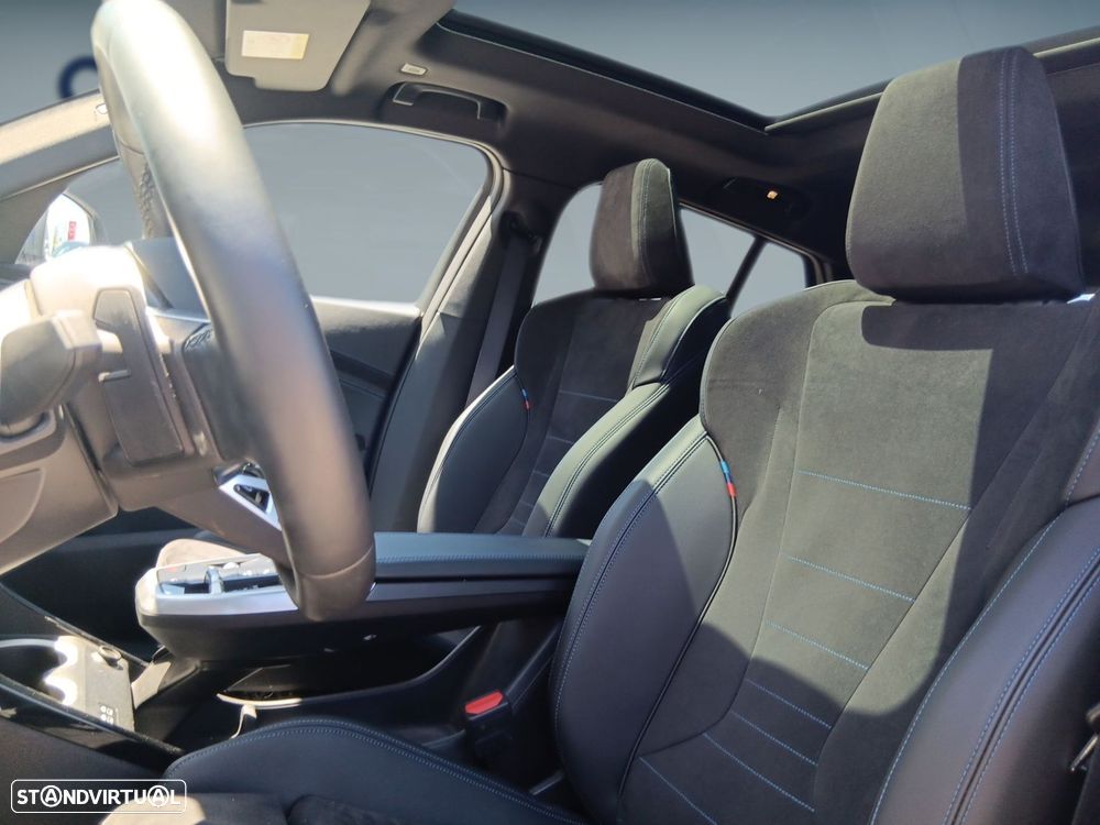 BMW iX2 eDrive20 Pack Desportivo M - 12