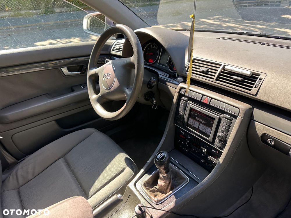 Audi A4 Limousine - 3