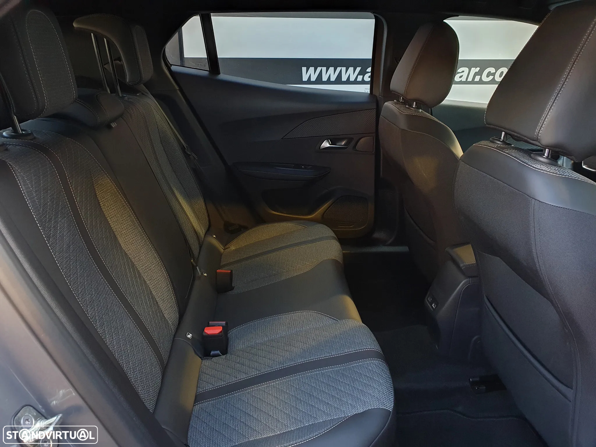 Peugeot 2008 1.2 Hybrid Allure e-DCS6 - 6
