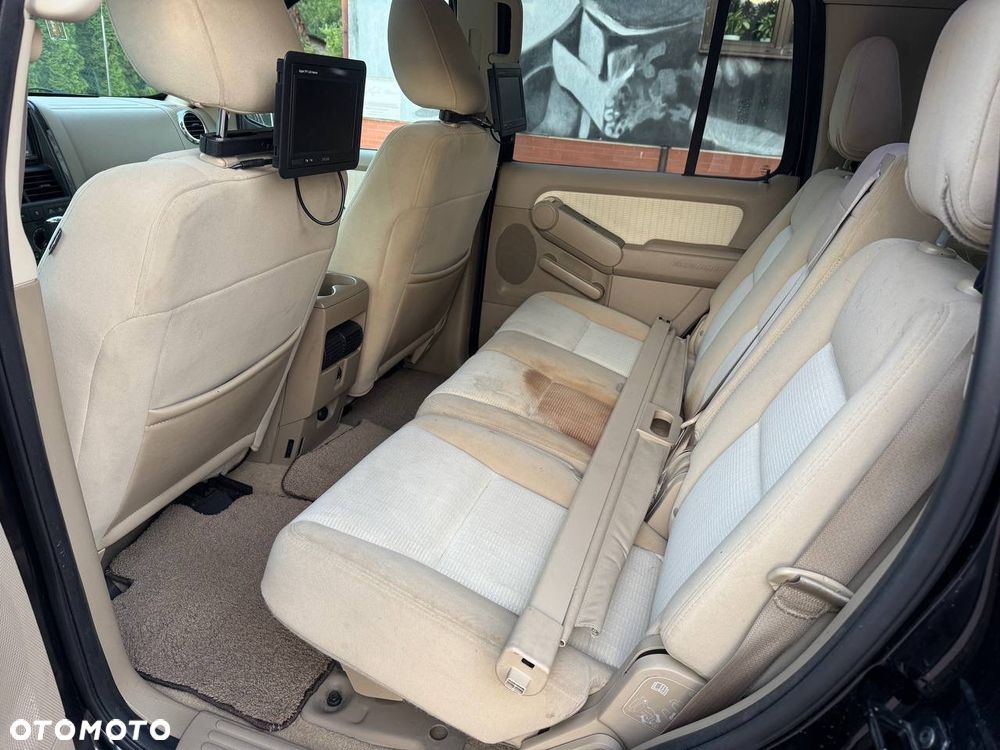 Ford Explorer 4.0 4WD - 11