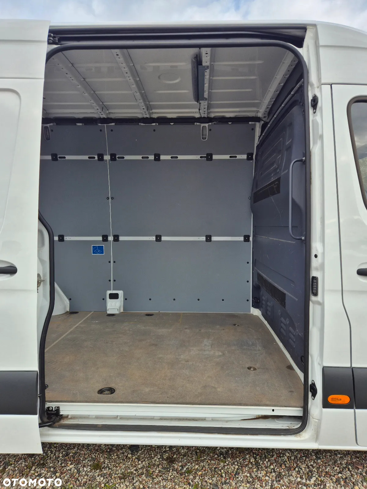 Mercedes-Benz Sprinter - 18