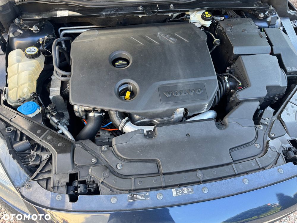 Volvo V40 D2 Momentum - 8