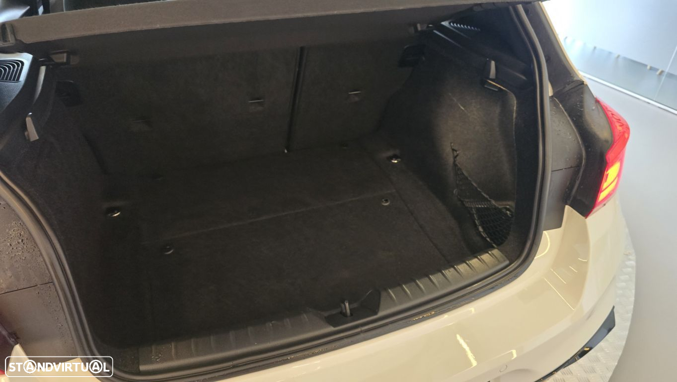 BMW 116 d Pack M - 32