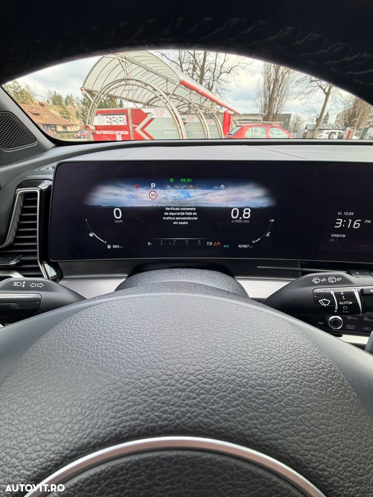 Kia Sportage 2.0 CRDI AWD Eco-Dynamics+ (48V M-H) Aut. GT LINE - 11