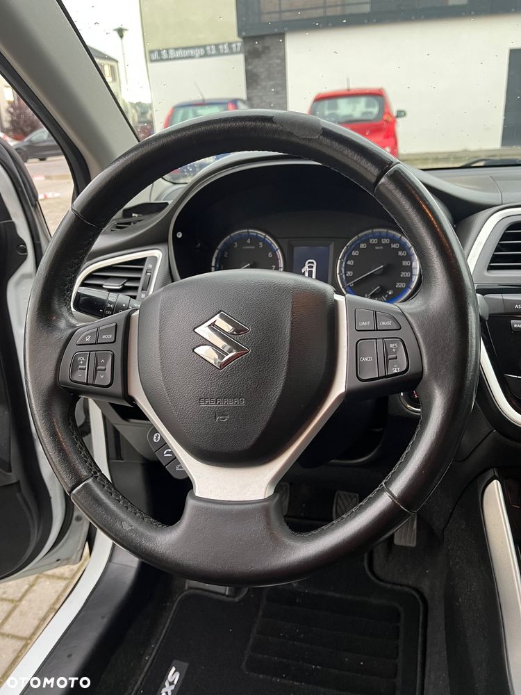 Suzuki SX4 1.6 Premium - 23